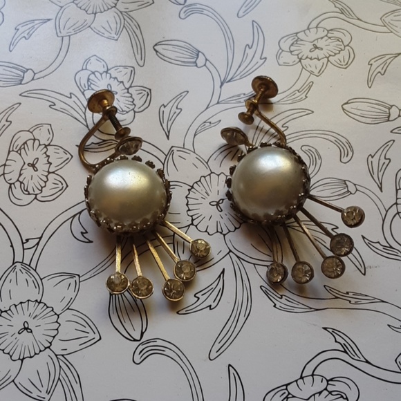 Vintage Jewelry - Vintage clip on earrings.